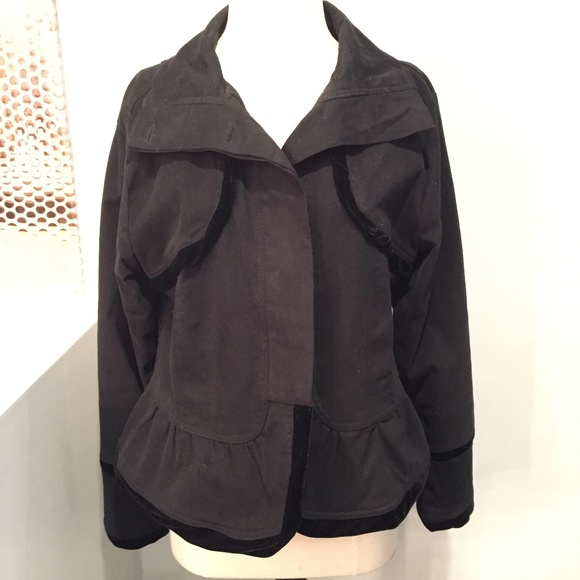 Mrs. Pepper Jackets & Blazers - Black peplum jacket. Buttons. Size: L